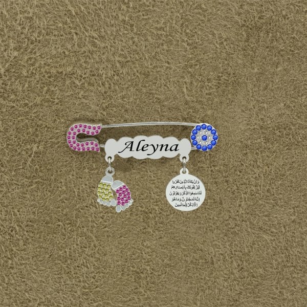 Gümüş İsimli Kız Bebek İğnesi