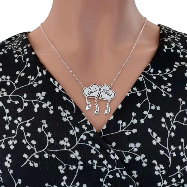 Gümüş Kalpli Patikli İsimli Kolye