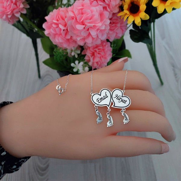 Gümüş Kalpli Patikli İsimli Kolye