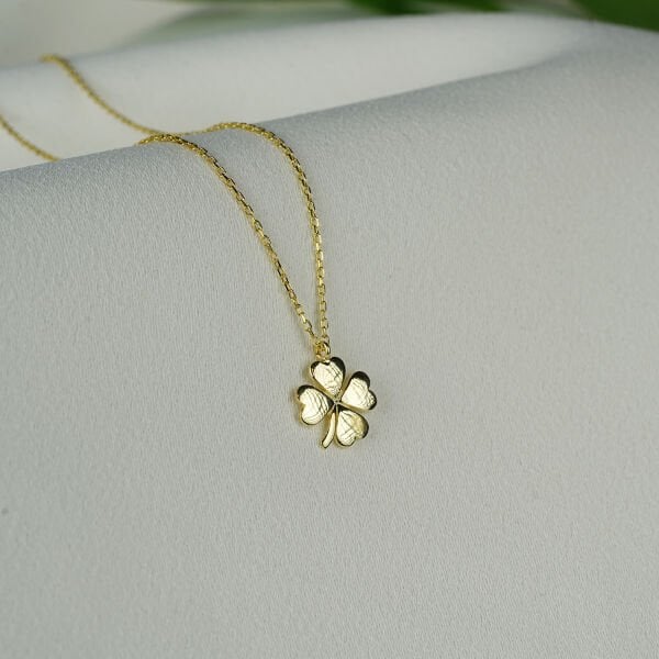 Gümüş Hayalet Yonca Kolye