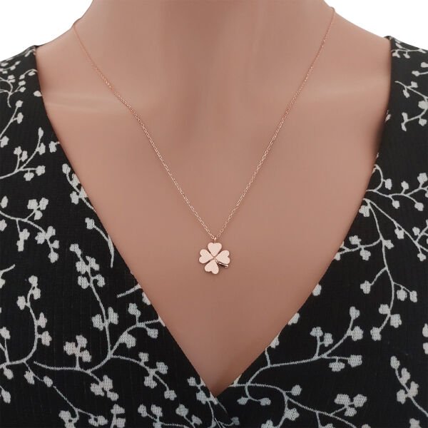 Gümüş Hayalet Yonca Kolye