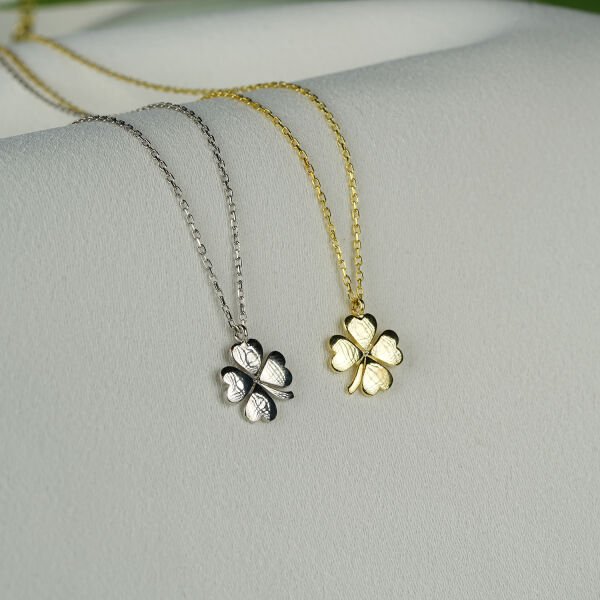 Gümüş Hayalet Yonca Kolye