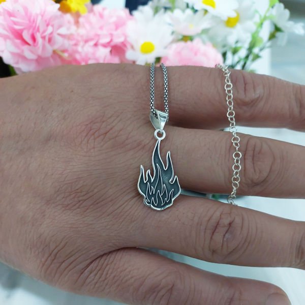 Gümüş Ateş Tasarımlı Kolye
