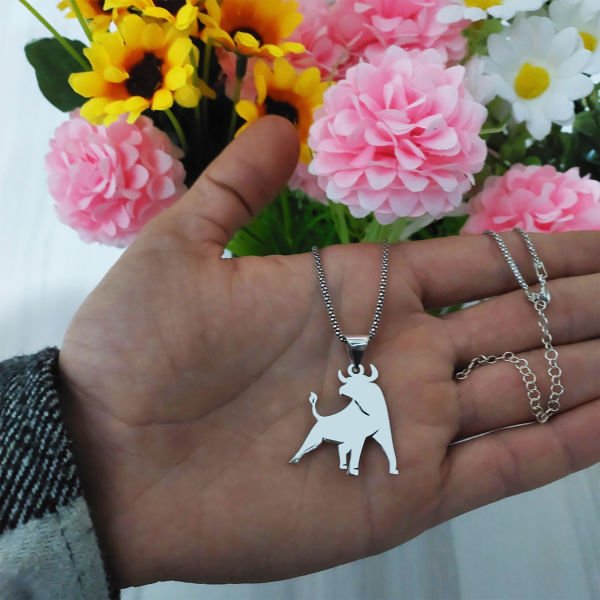 Gümüş Boğa Burcu Kolye