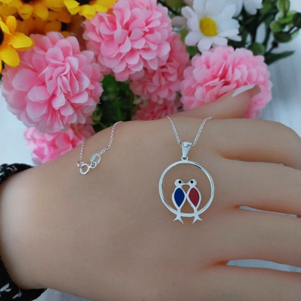 Gümüş Renkli Mineli Kuşlu Kolye