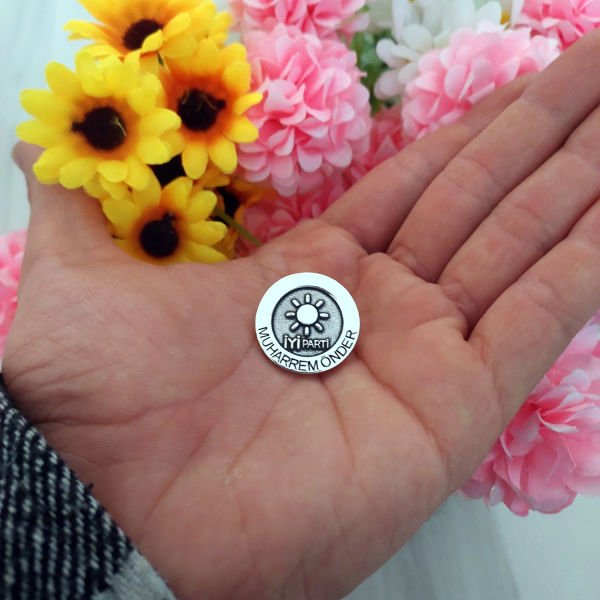 Gümüş Kişiye Özel İsimli İyi Parti Rozet