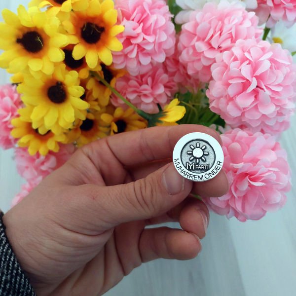 Gümüş Kişiye Özel İsimli İyi Parti Rozet