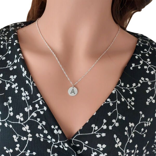 Gümüş Yuvarlak Madalyon Harfli İsimli Kolye