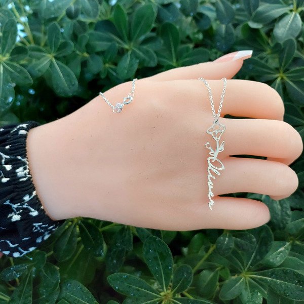 Gümüş Ocak Ayı Doğum Çiçeği İsimli Kolye