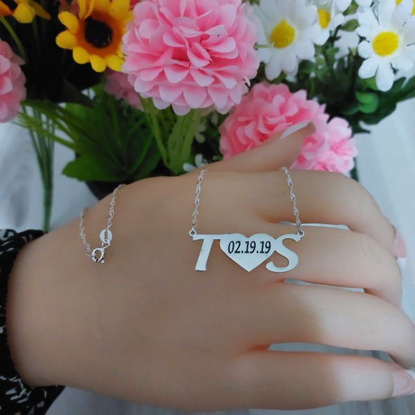 Gümüş Kalp Tasarımlı Harfli Kolye