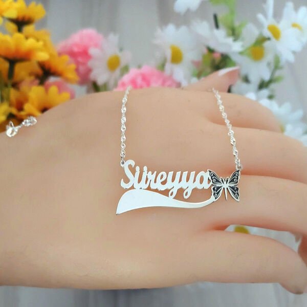 Gümüş Kelebek Figürlü İsimli Kolye