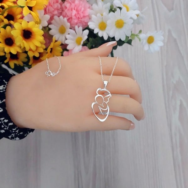 Gümüş Anne Bebek Kolye