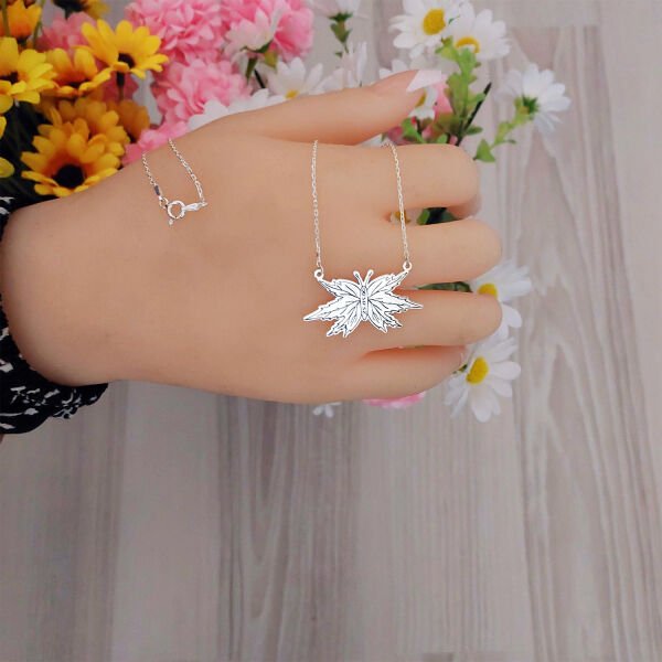 Gümüş Kelebekli İsimli Kolye