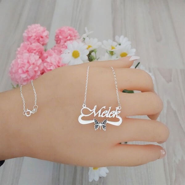 Gümüş Kelebekli İsimli Kolye