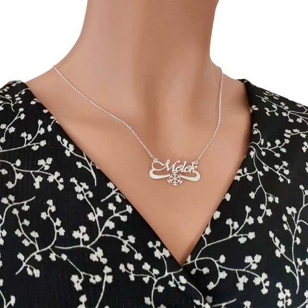 Gümüş Kar Tanesi Tasarımlı İsimli Kolye