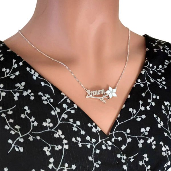 Gümüş Papatya İsimli Kolye