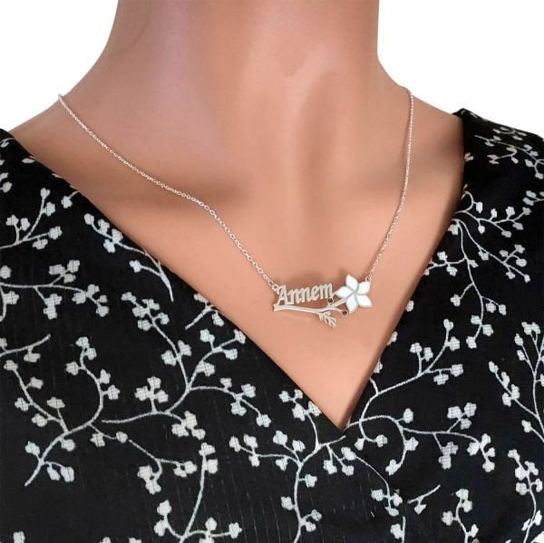 Gümüş Papatya İsimli Kolye