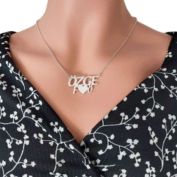 Gümüş Kalpli Harf Tasarımlı İsimli Kolye