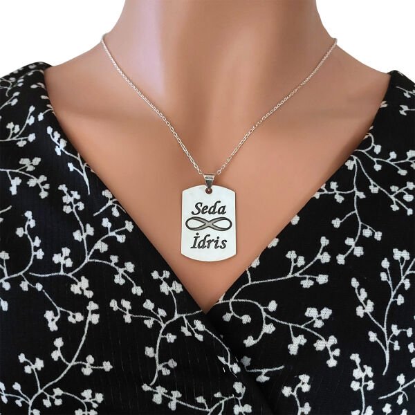 Gümüş Plaka Tasarımlı Asker Künyesi İsimli Kolye Bayan