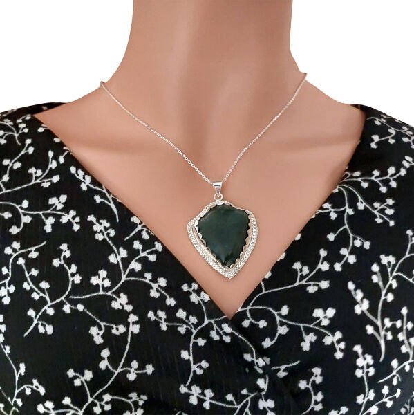 Gümüş Telkari İşleme Taş Çerçeve Kolye