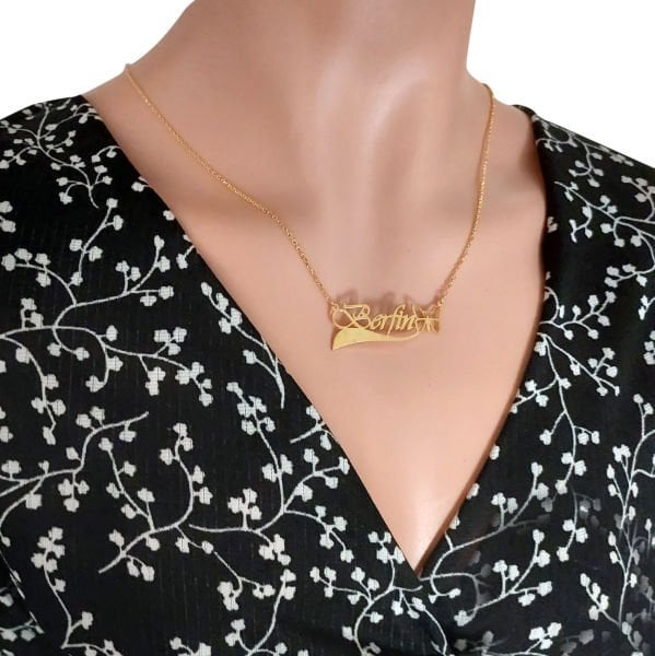 14, 22 Ayar Altın Kelebekli İsimli Kolye