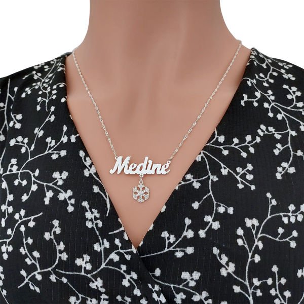 Gümüş Taşlı Sallantılı Kar Tanesi İsimli Kolye