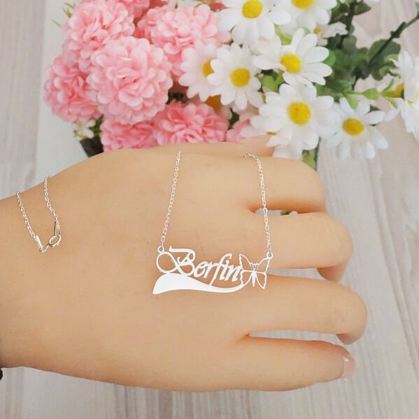 Gümüş Kelebek Figürlü İsimli Kolye