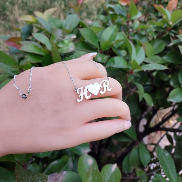 Gümüş Özel Kalpli Tasarım Harfli Kolye