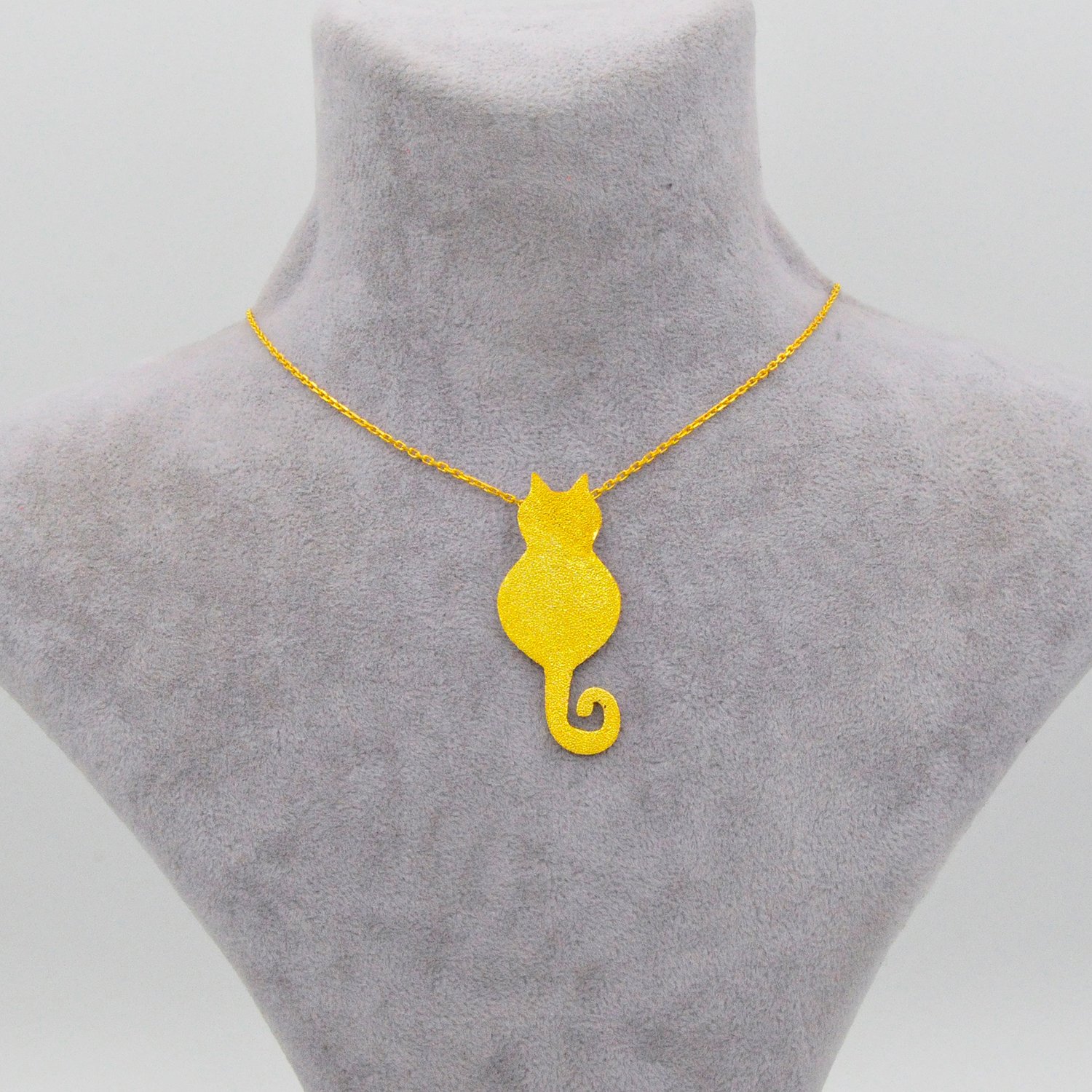 Gümüş Lazer İşlemeli Kedi Kolye