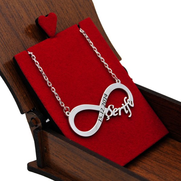 Gümüş Tarihli Sonsuzluk Tek İsimli Kolye