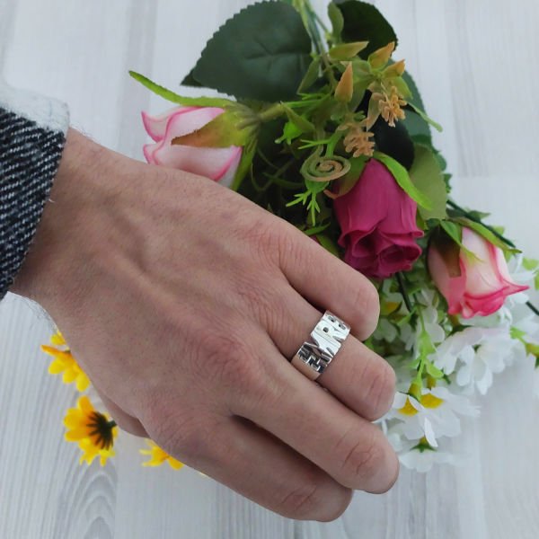 Gümüş Kişiye Özel Tasarım Oymalı İsimli Yüzük