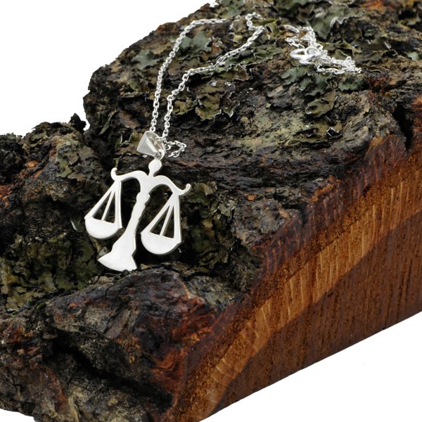 Gümüş Adalet Terazisi Kolye