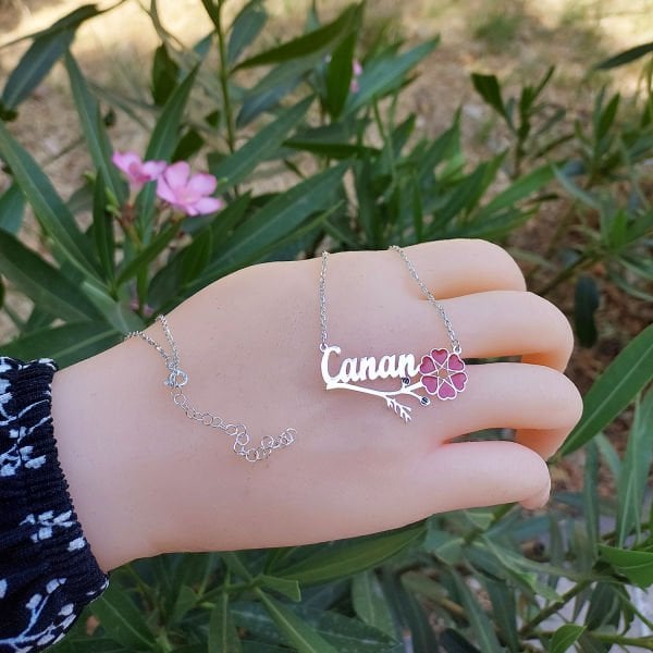 Gümüş Kalpli Papatya İsimli Kolye