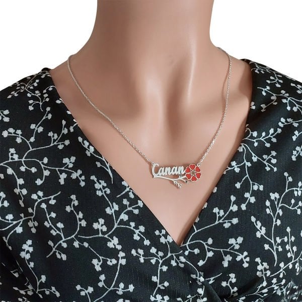 Gümüş Kalpli Papatya İsimli Kolye