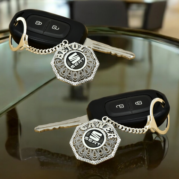 Gümüş Seat Logolu Telkari İsimli Anahtarlık