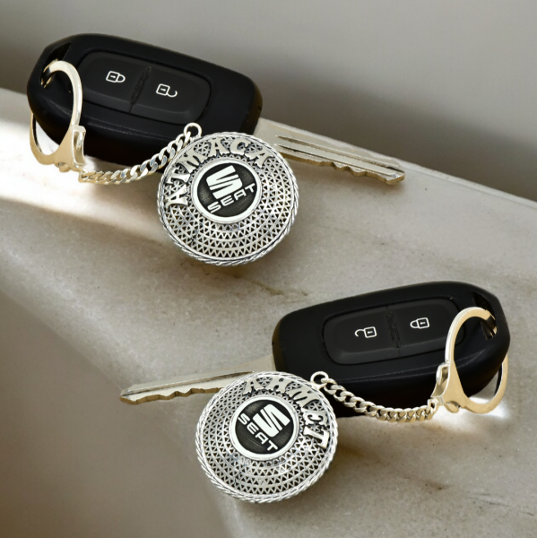 Gümüş Seat Logolu Telkari İsimli Anahtarlık
