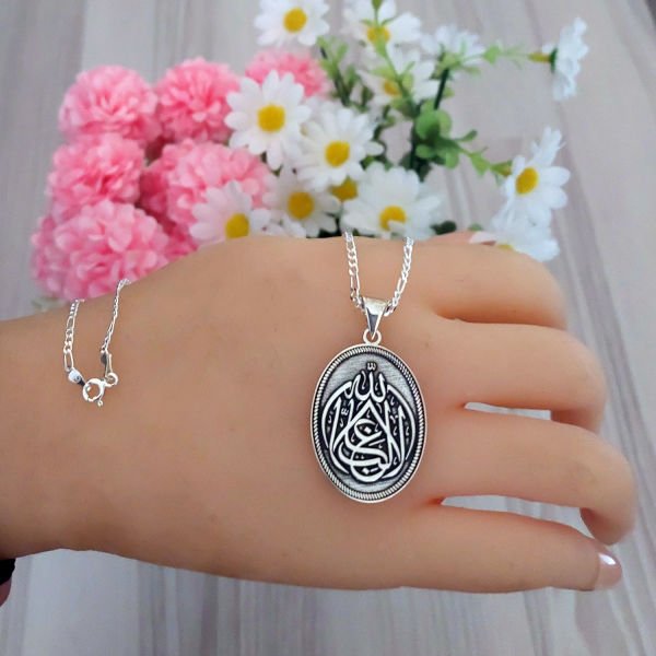 Gümüş La İlahe İllallah Yazılı Madalyon Kolye