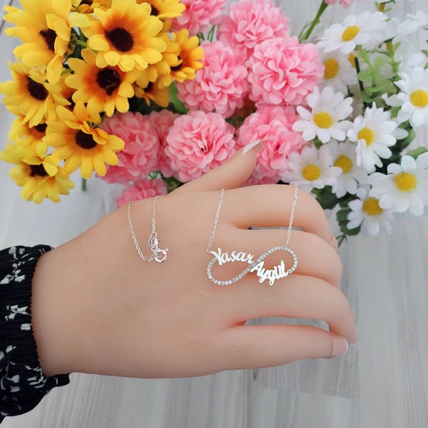 Gümüş Taşlı Sonsuzluk İsimli Kolye