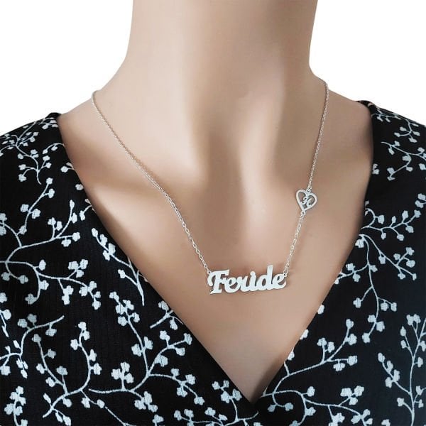 Gümüş Kalpli Harfli İsim Yazılı Kolye