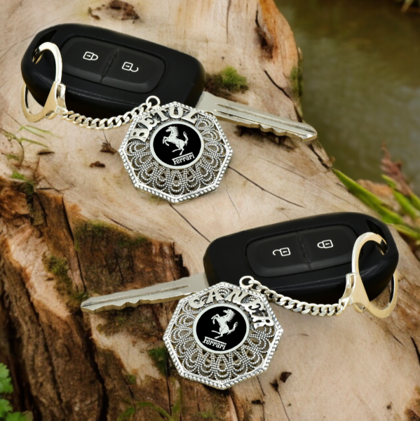 Gümüş Ferrari Logolu Telkari İsimli Anahtarlık