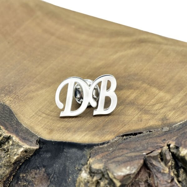 Gümüş Kişiye Özel Harf Tasarımlı Rozet