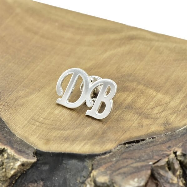 Gümüş Kişiye Özel Harf Tasarımlı Rozet