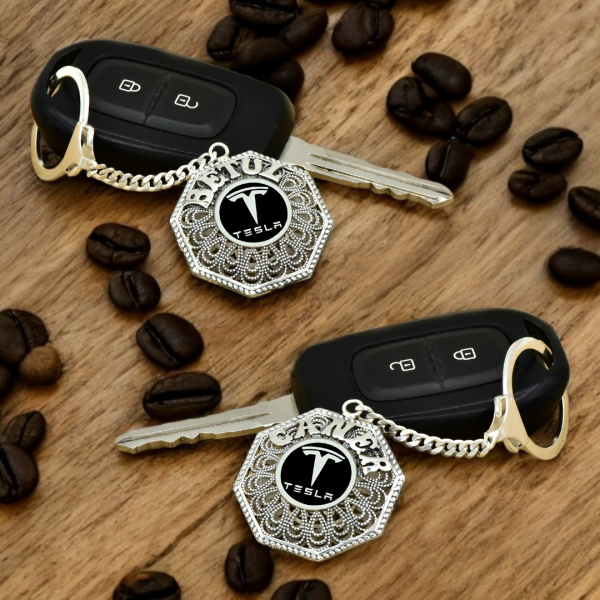 Gümüş Tesla Logolu Telkari İsimli Anahtarlık