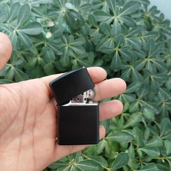 Metal İsimli Çakmak