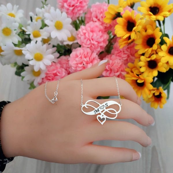 Gümüş Özel Tasarım Sonsuzluk Kalpli İsimli Kolye