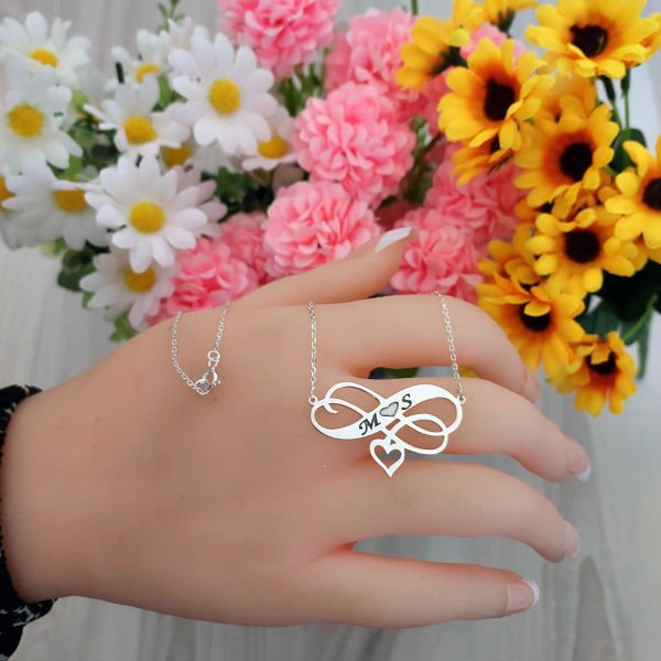 Gümüş Özel Tasarım Sonsuzluk Kalpli İsimli Kolye