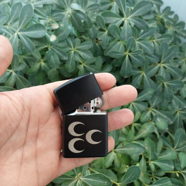 Metal İsimli Üçhilal Çakmak