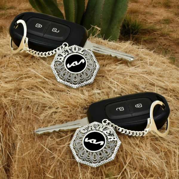 Gümüş Kia Logolu Telkari İsimli Anahtarlık