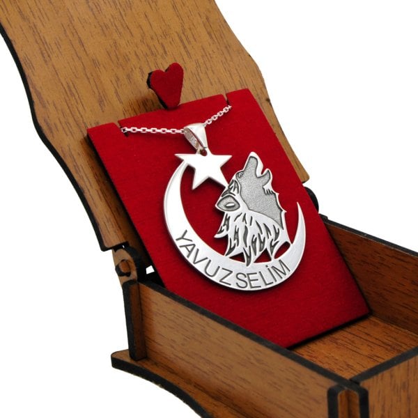 Gümüş Ay Yıldız Kurtlu İsimli Kolye