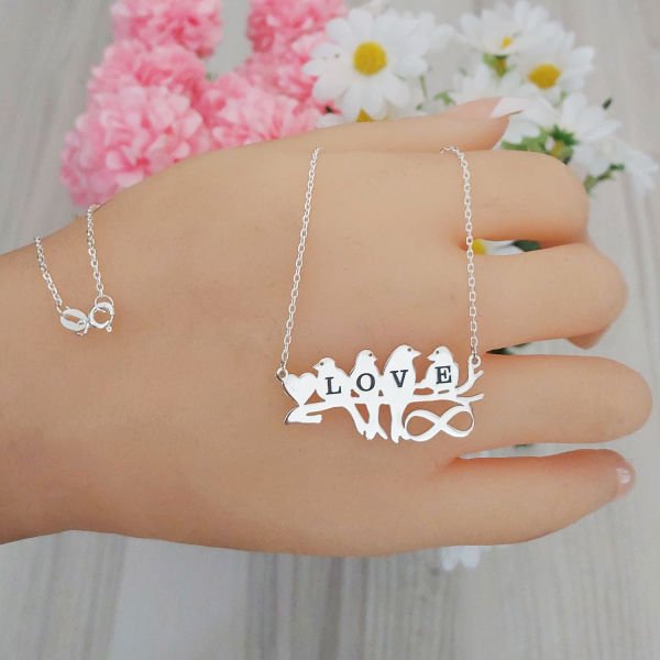 Gümüş Kalpli Love Harfli Kolye